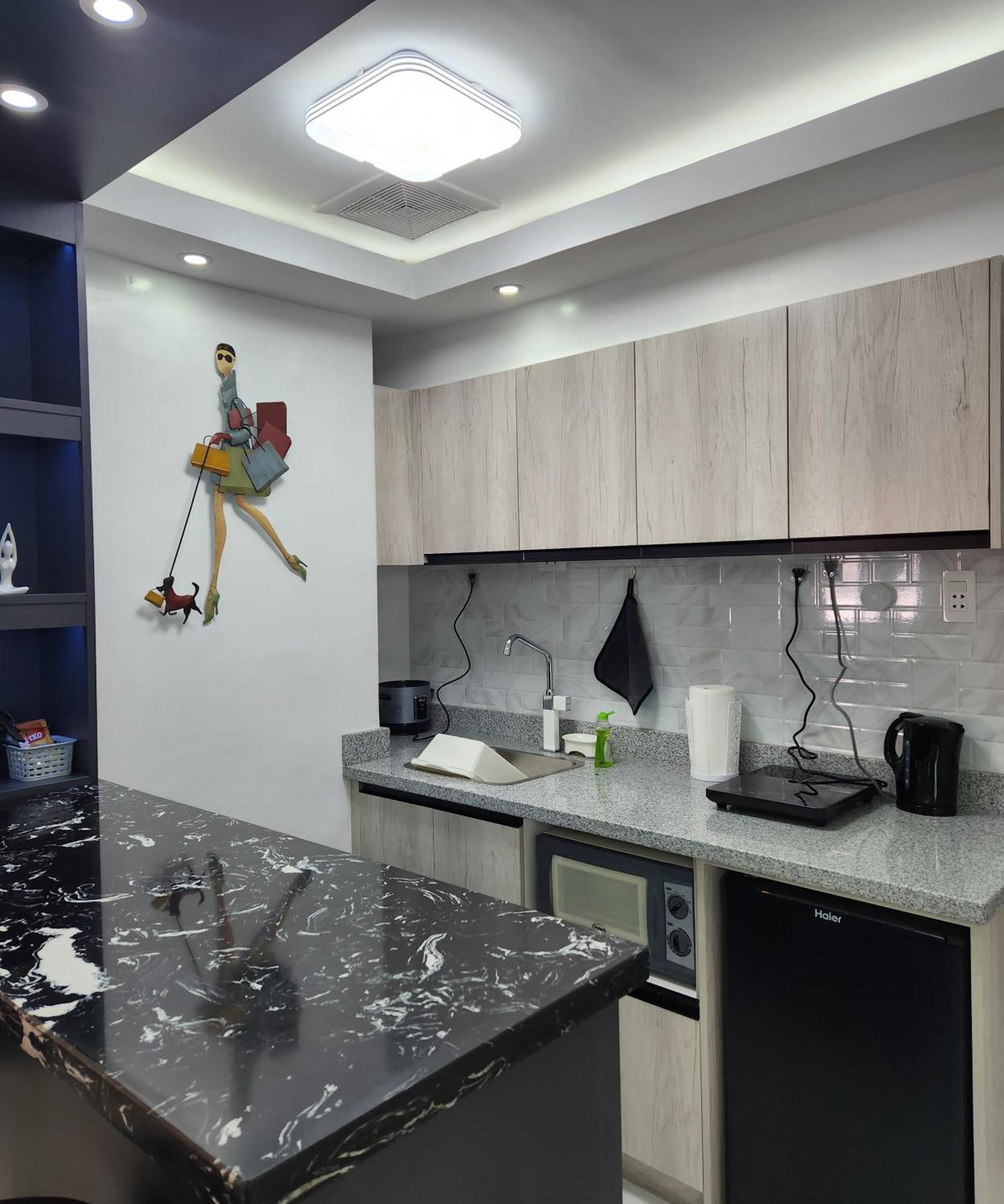 Condo Azur Suites B207 Near Airport, Netflix, Stylish, Cozy With Swimming Pool Île de Mactan Extérieur photo